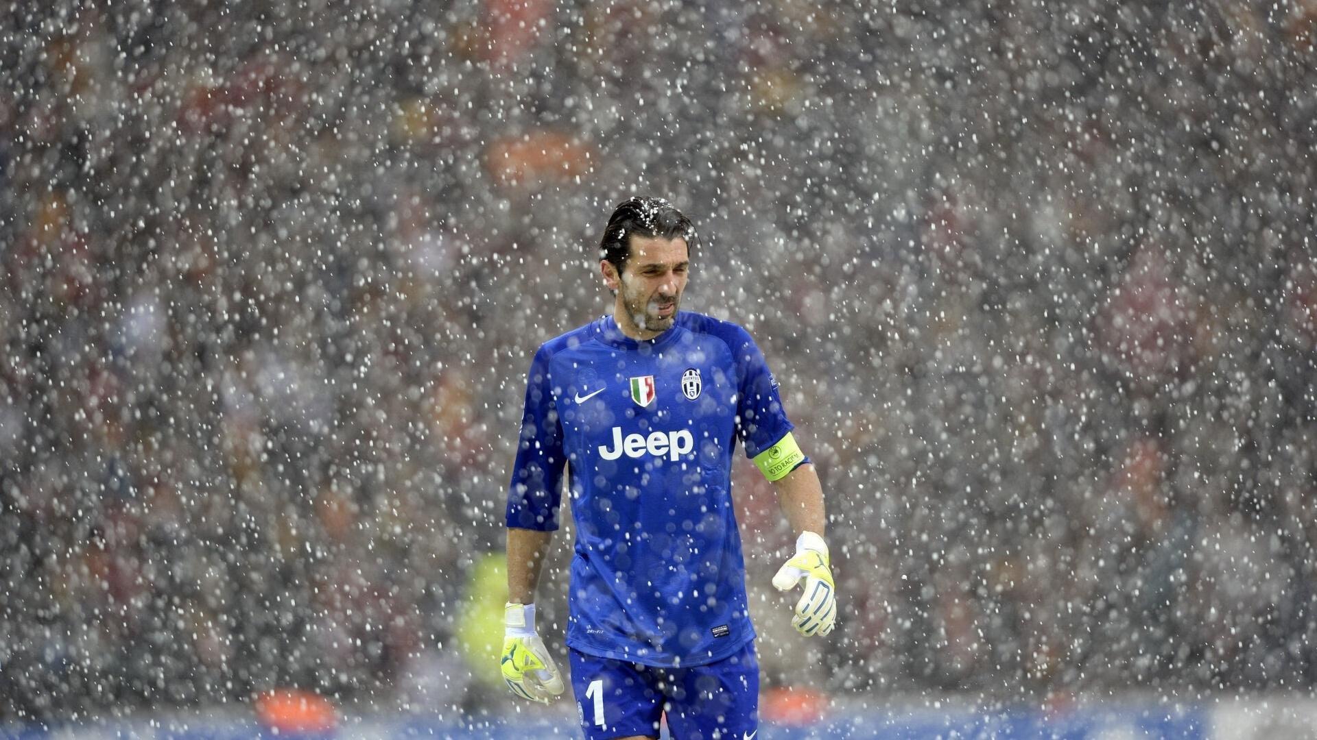 霍洛威点数击败普瓦里尔 成功卫冕BMF金腰带